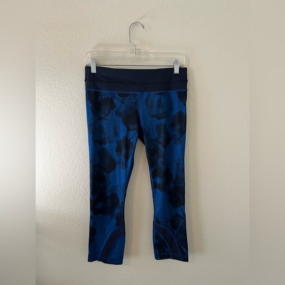 lululemon athletica Pants - Lululemon Athletica Navy Floral Leggings ‘29 1/2